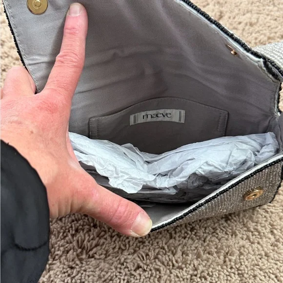 NWT new flaw Anthropologie Maeve Fiona beaded bag beagle dog gray embroidered - Picture 12 of 16